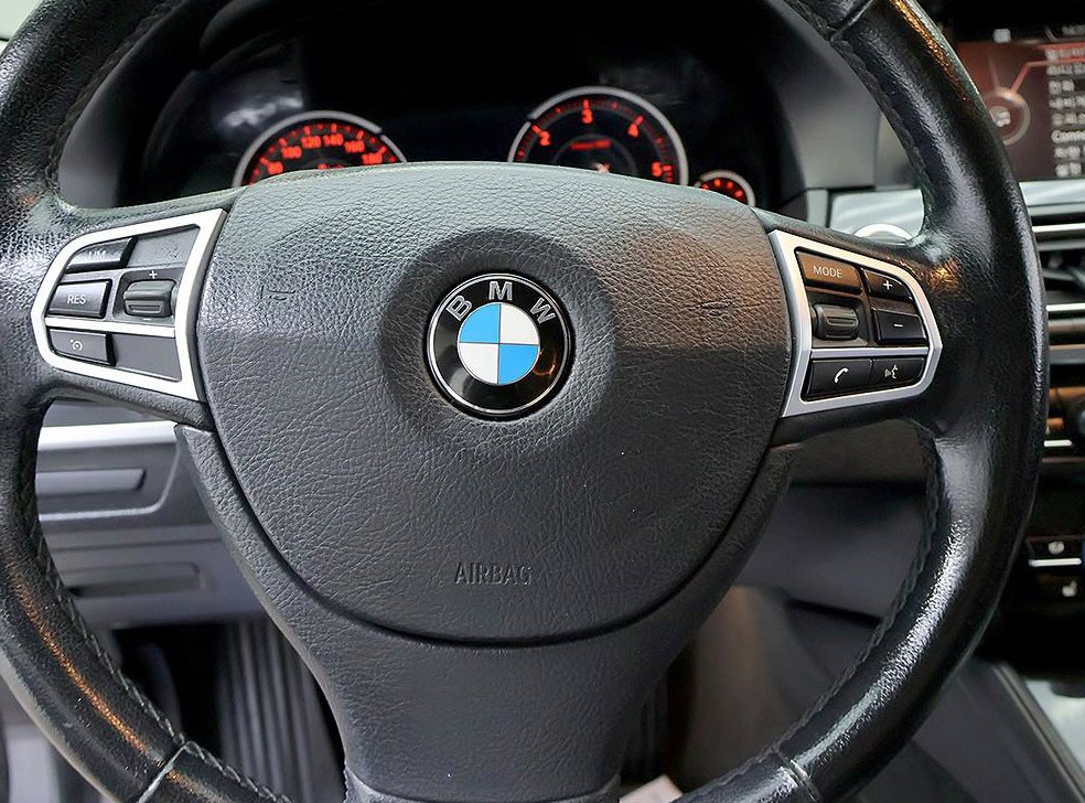 BMW 5시리즈 520d xDrive M 에어로다이나믹 사진 17