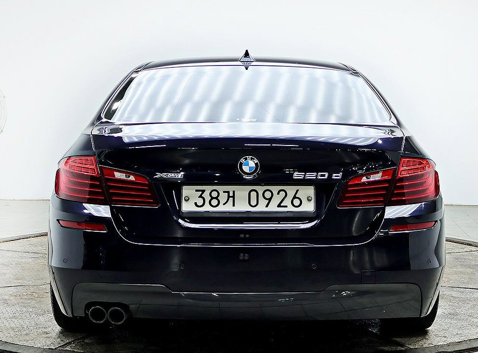 BMW 5시리즈 520d xDrive M 에어로다이나믹 사진 3