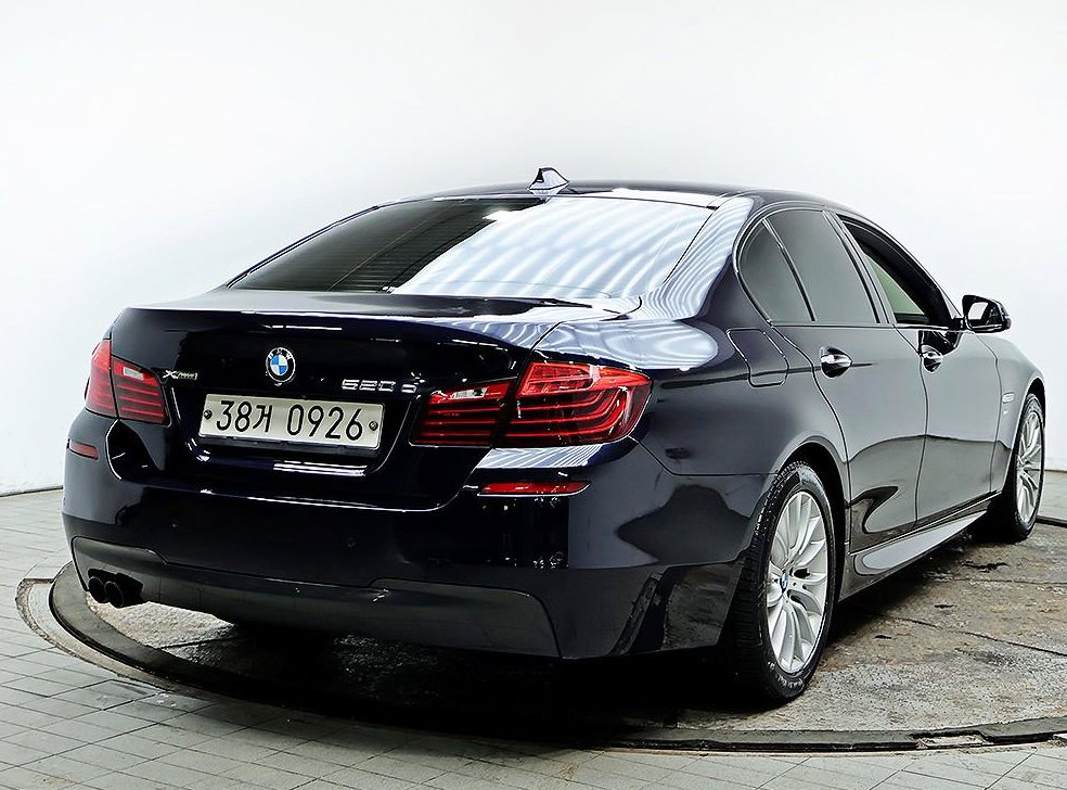 BMW 5시리즈 520d xDrive M 에어로다이나믹 사진 4