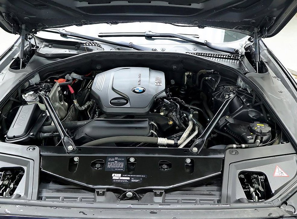 BMW 5시리즈 520d xDrive M 에어로다이나믹 사진 8