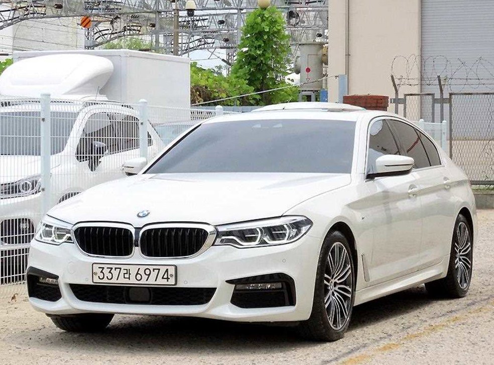 BMW 5시리즈 530i xDrive M 스포츠 플러스