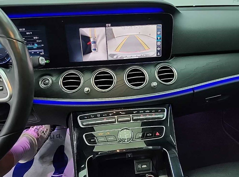 벤츠 E 클래스 E300 아방가르드 사진 10
