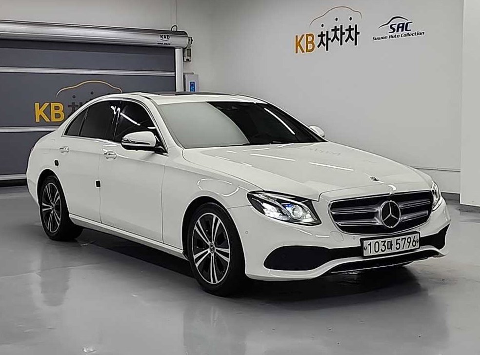 벤츠 E 클래스 E300 아방가르드 사진 4