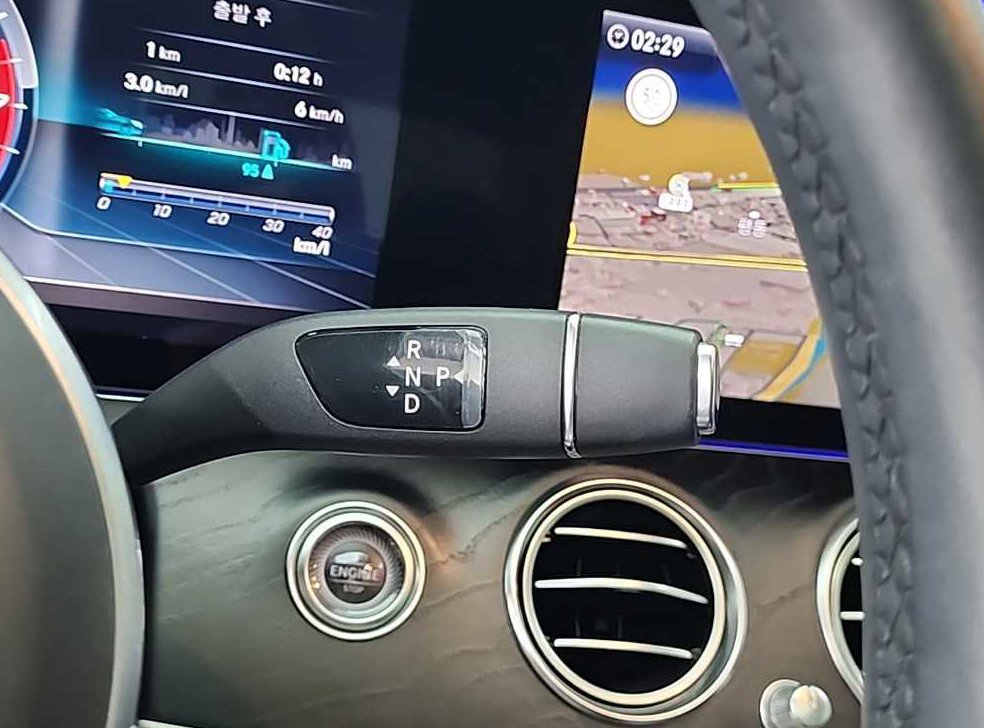 벤츠 E 클래스 E300 아방가르드 사진 8