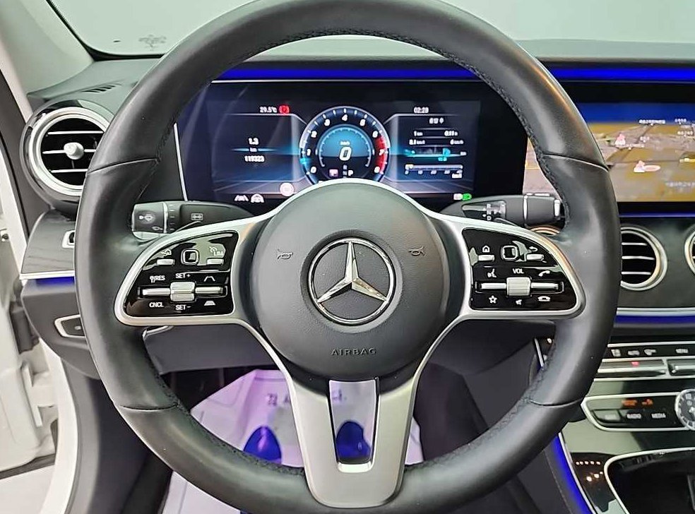 벤츠 E 클래스 E300 아방가르드 사진 9