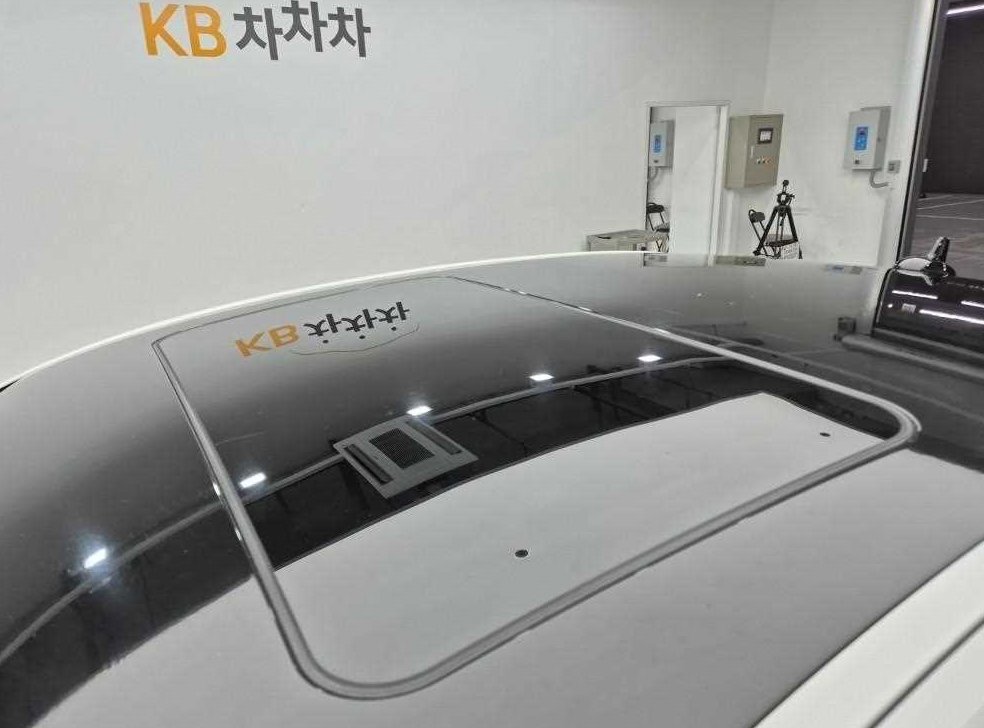 벤츠 E 클래스 E220 블루텍 아방가르드 사진 13