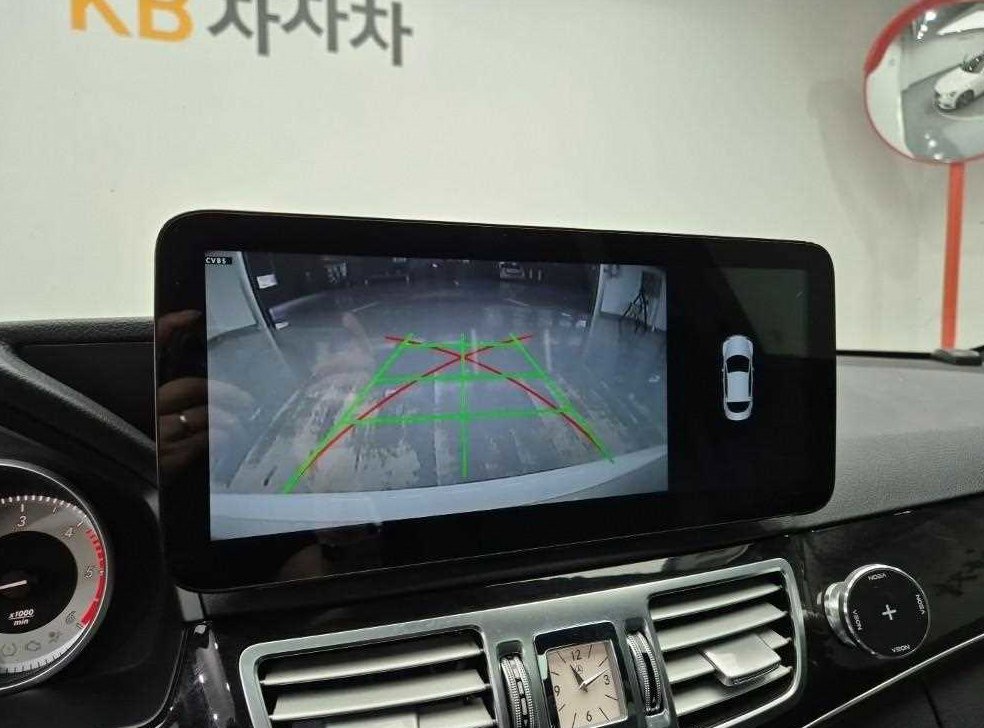벤츠 E 클래스 E220 블루텍 아방가르드 사진 15