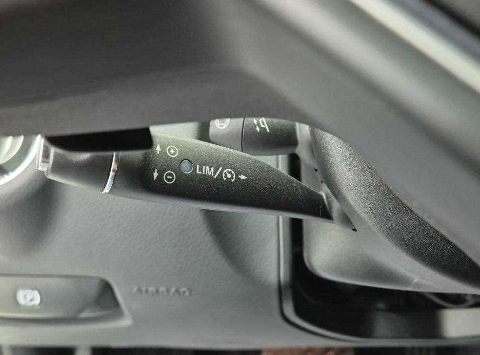 벤츠 E 클래스 E220 블루텍 아방가르드 사진 16