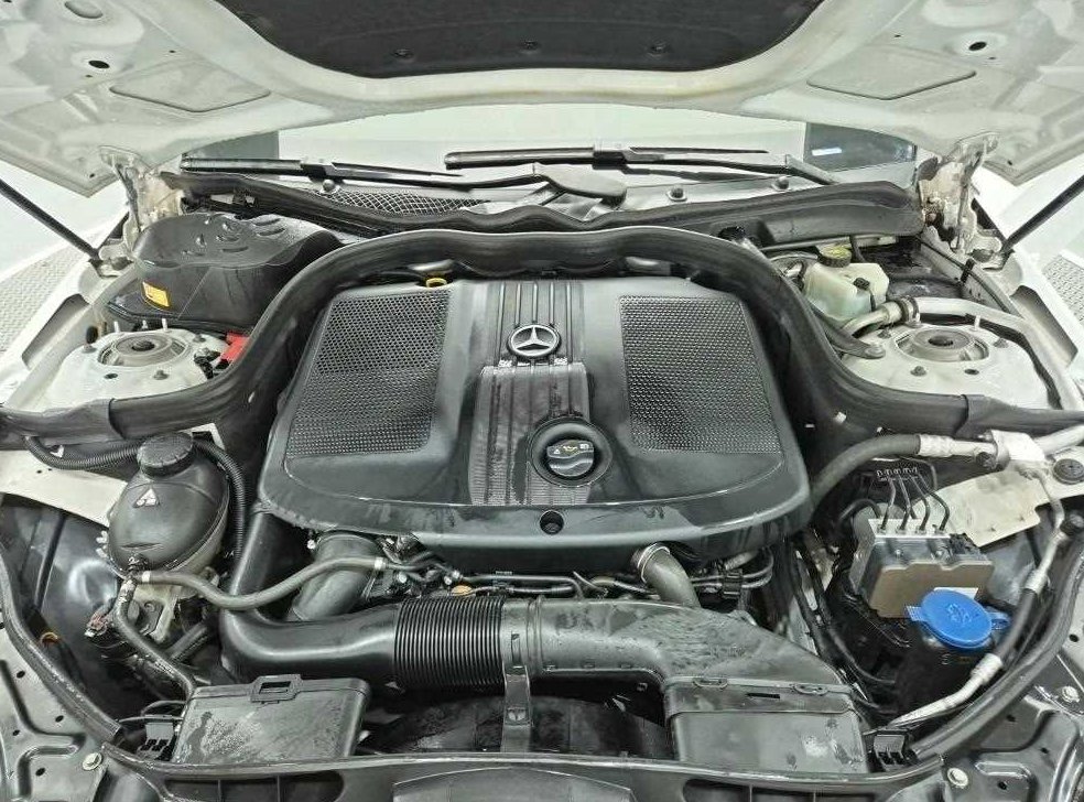 벤츠 E 클래스 E220 블루텍 아방가르드 사진 5