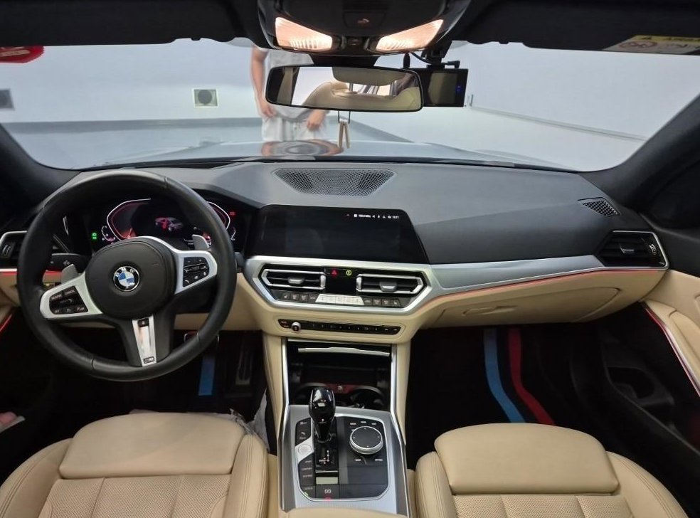BMW 3시리즈 320i M 스포츠 사진 12