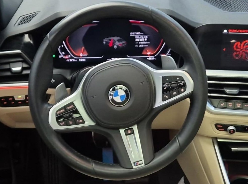 BMW 3시리즈 320i M 스포츠 사진 14