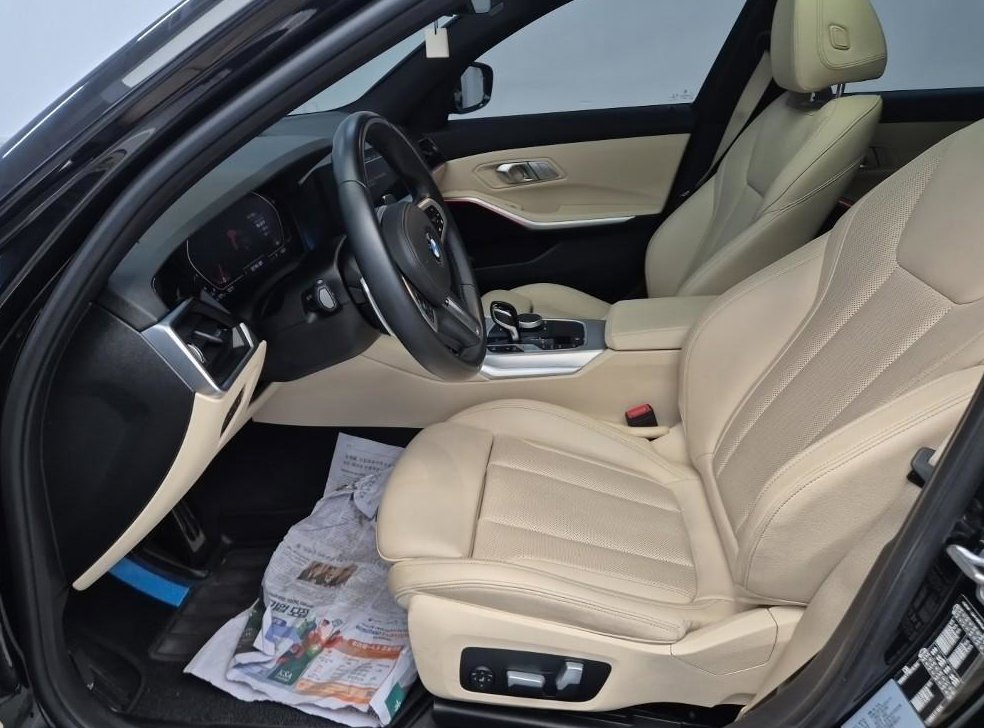 BMW 3시리즈 320i M 스포츠 사진 16