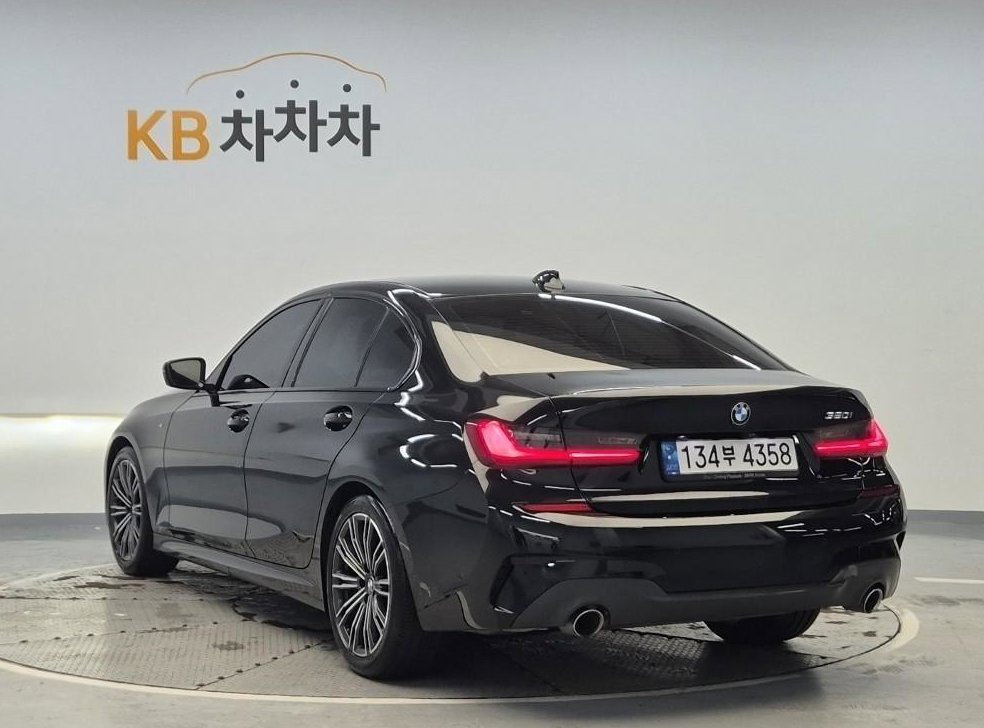 BMW 3시리즈 320i M 스포츠 사진 4