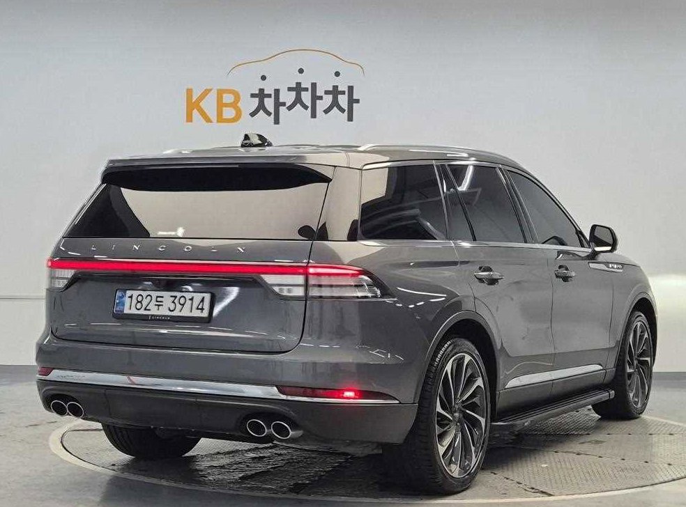 링컨 에비에이터 3.0 리저브 AWD 사진 3