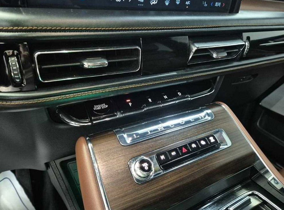 링컨 에비에이터 3.0 리저브 AWD 사진 8