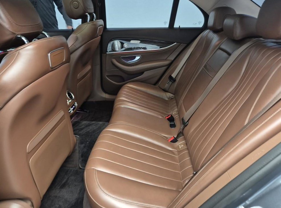 벤츠 E 클래스 E450 4MATIC 익스클루시브 사진 12