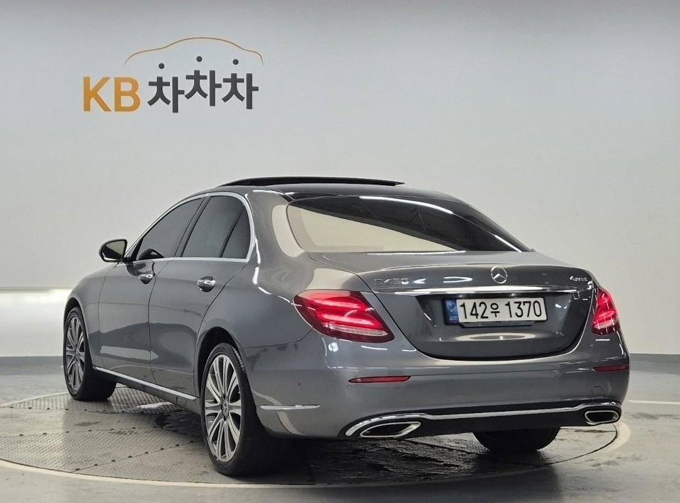 벤츠 E 클래스 E450 4MATIC 익스클루시브 사진 2
