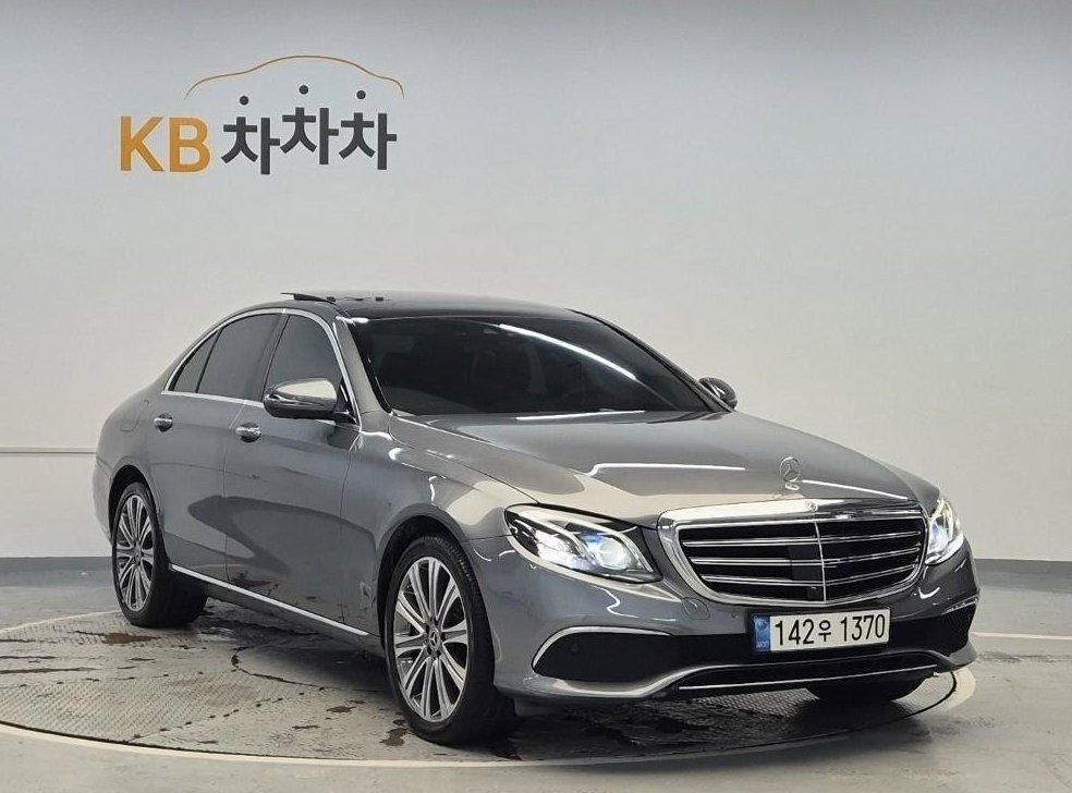 벤츠 E 클래스 E450 4MATIC 익스클루시브 사진 4