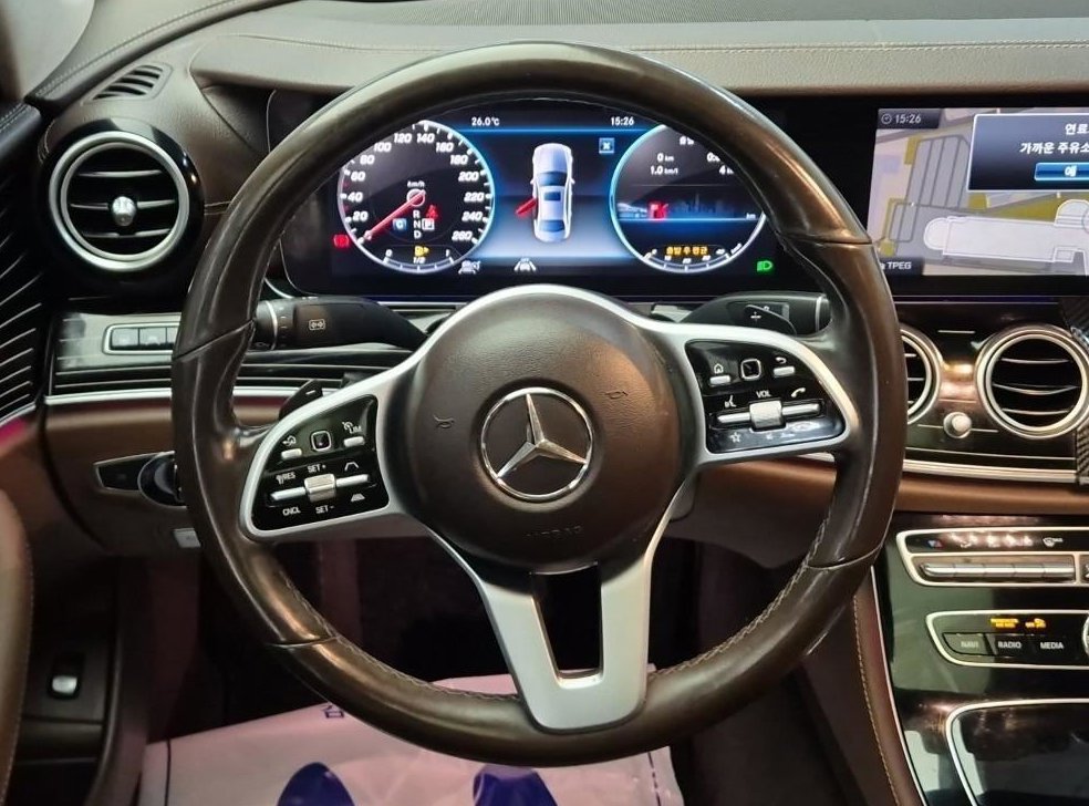 벤츠 E 클래스 E450 4MATIC 익스클루시브 사진 9