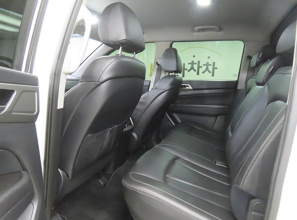 KG모빌리티(쌍용)  렉스턴 4WD 디젤 2.2 사진 5