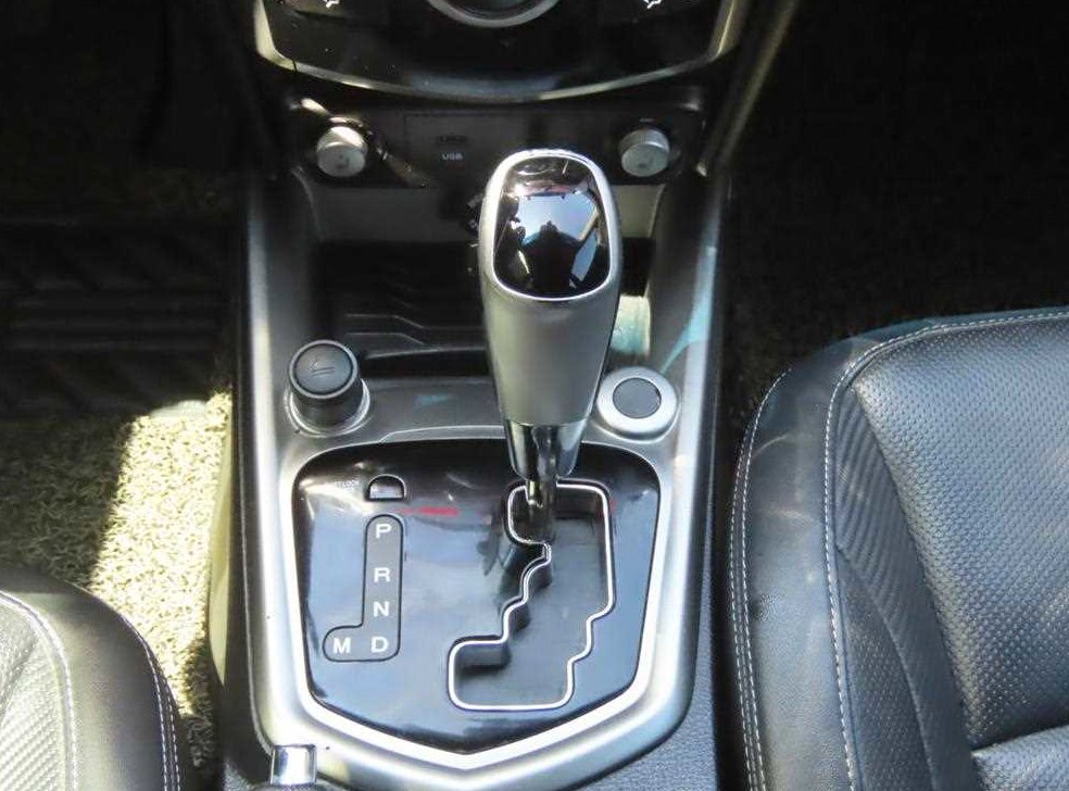 KG모빌리티(쌍용)  티볼리 디젤 2WD 1.6 VX 사진 11
