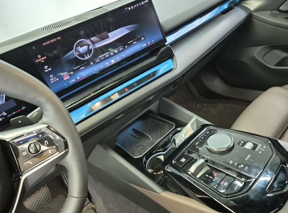 BMW 5시리즈 520i 사진 10