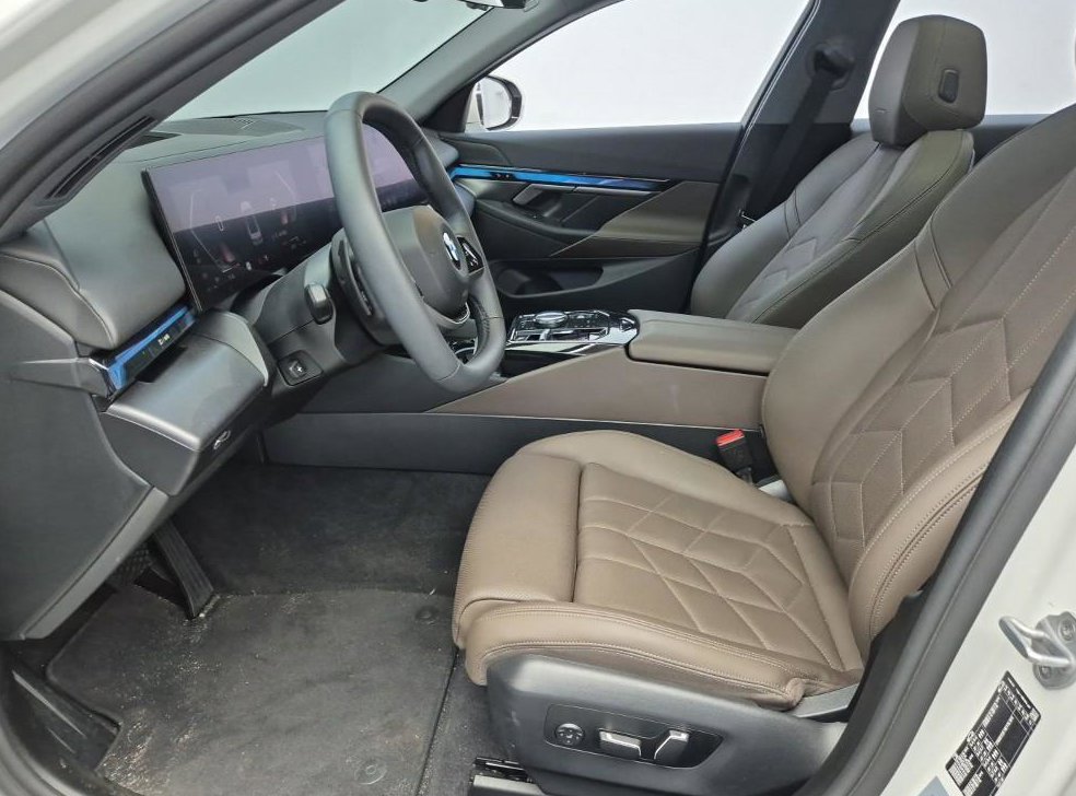 BMW 5시리즈 520i 사진 11