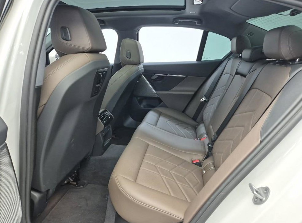 BMW 5시리즈 520i 사진 12