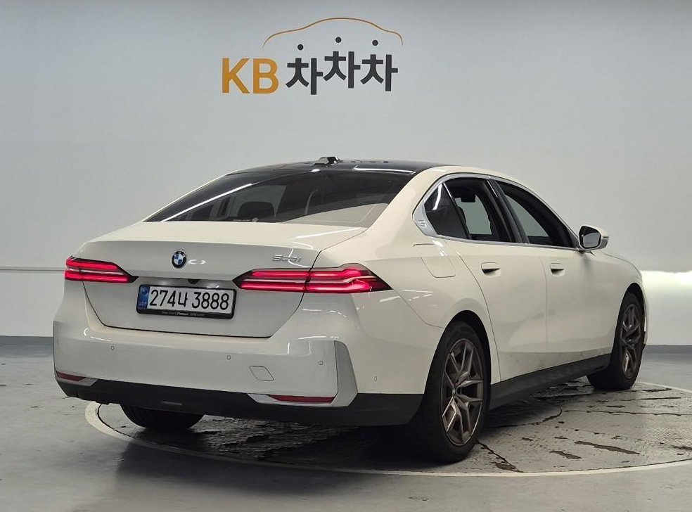 BMW 5시리즈 520i 사진 3