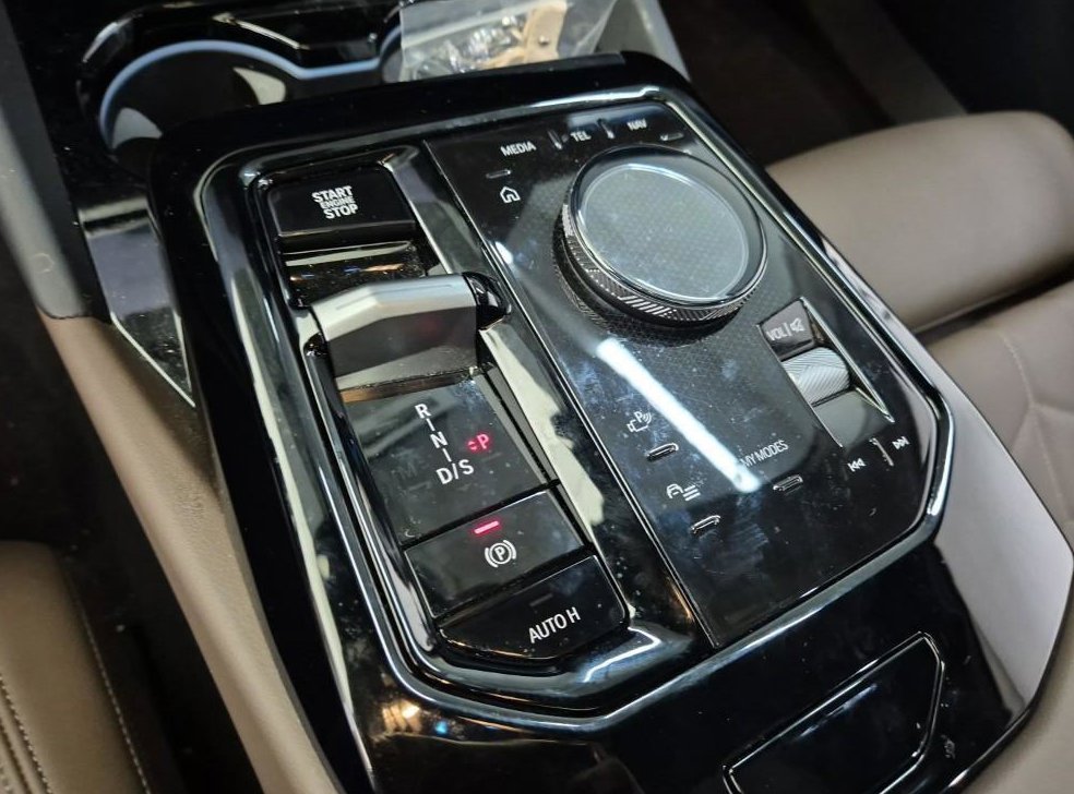 BMW 5시리즈 520i 사진 8