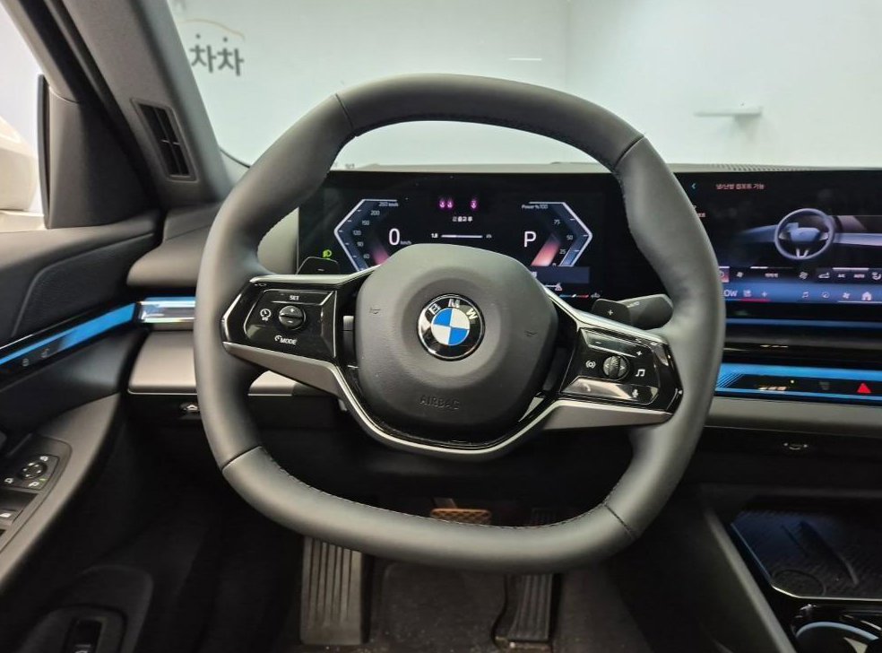 BMW 5시리즈 520i 사진 9