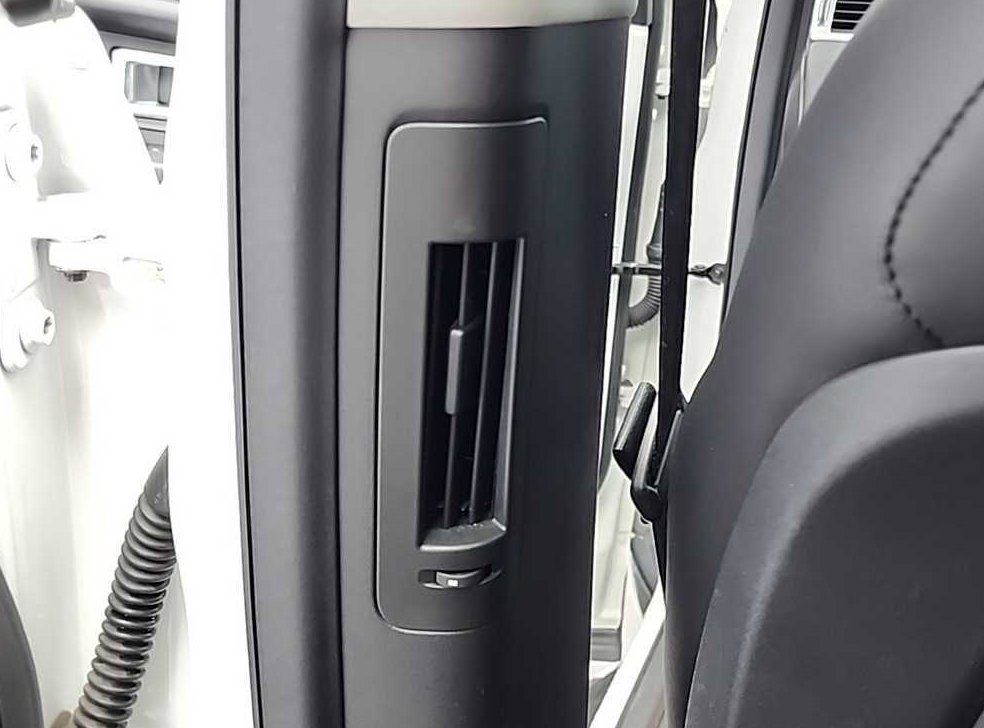랜드로버 디스커버리 스포츠 2.0 TD4 SE(150마력) 사진 13
