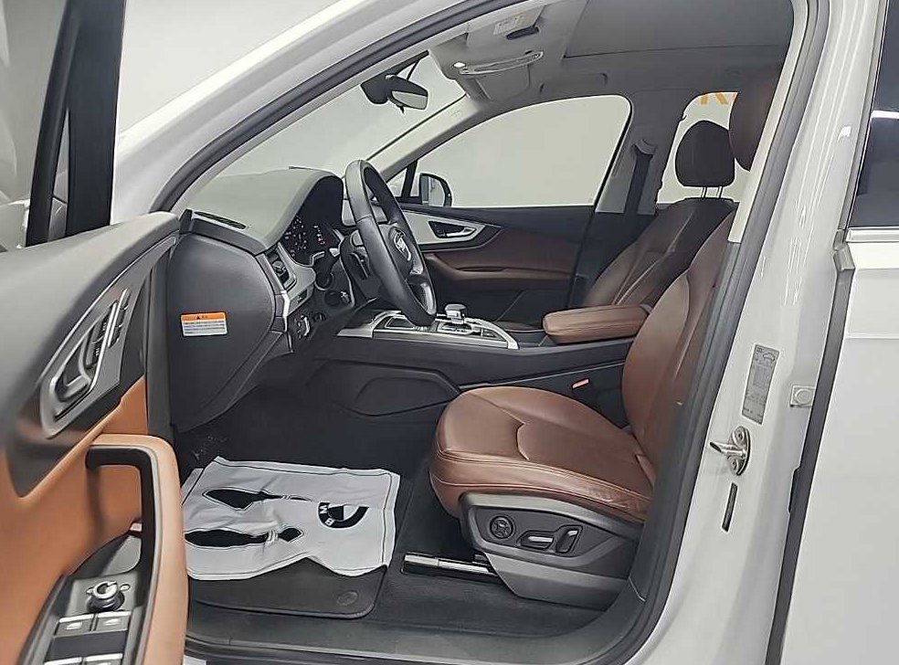 아우디 Q7 45 TFSI 콰트로 사진 11