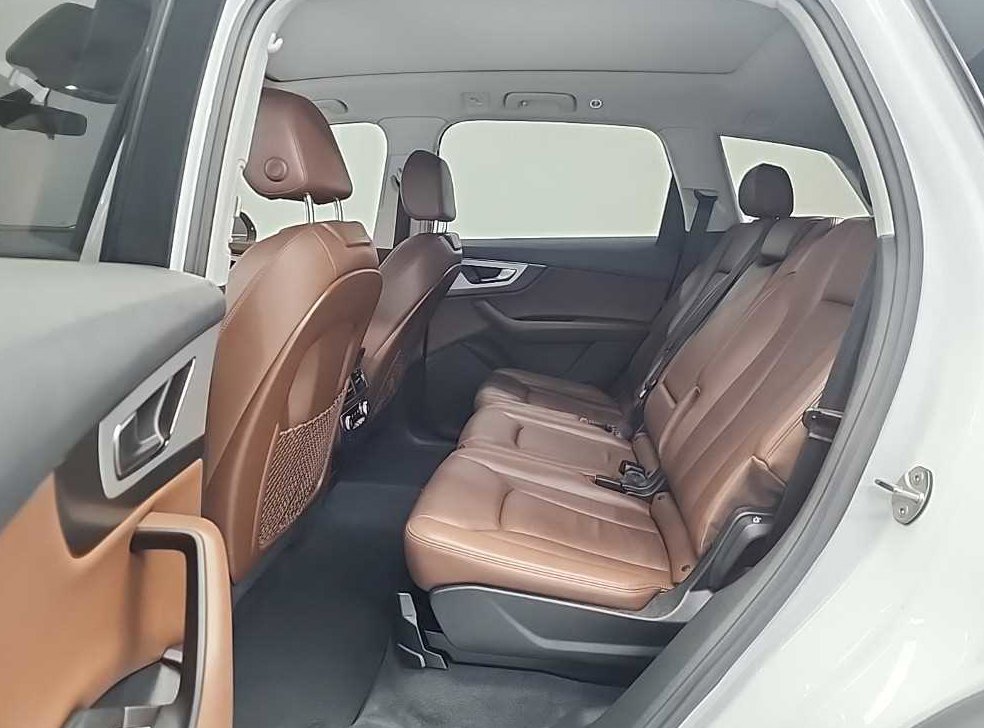 아우디 Q7 45 TFSI 콰트로 사진 12