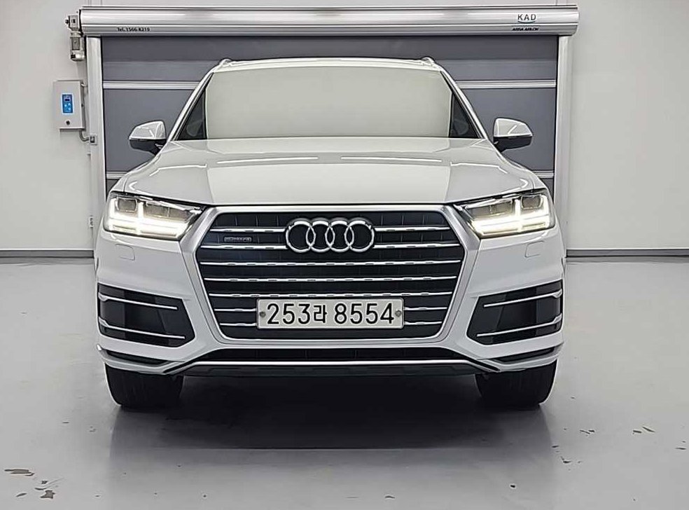 아우디 Q7 45 TFSI 콰트로 사진 2