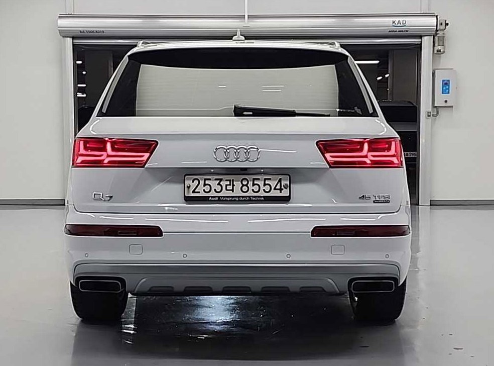 아우디 Q7 45 TFSI 콰트로 사진 3