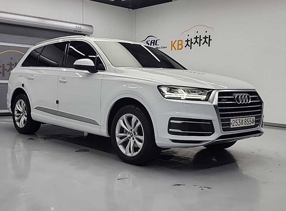 아우디 Q7 45 TFSI 콰트로 사진 4