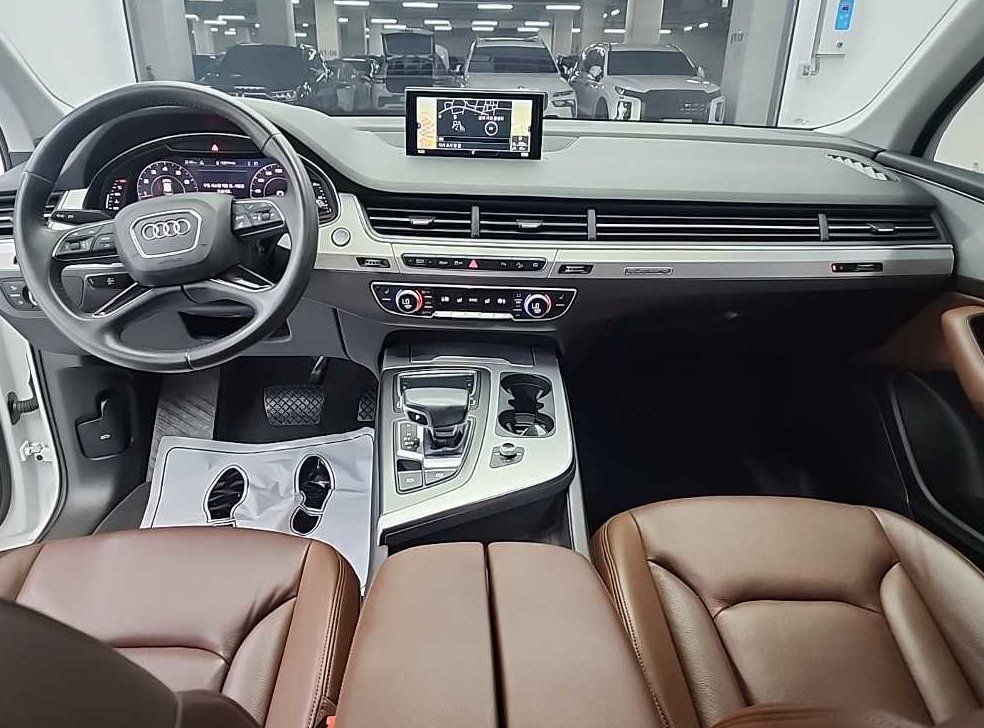 아우디 Q7 45 TFSI 콰트로 사진 7