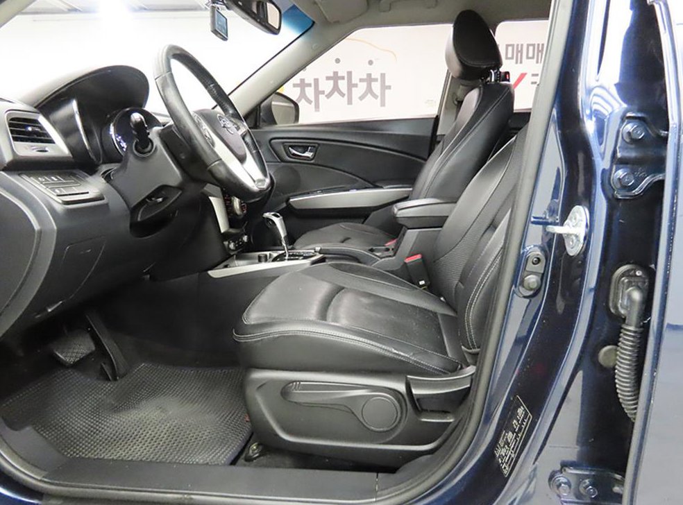 KG모빌리티(쌍용)  티볼리 가솔린 2WD 1.6 LX 사진 5