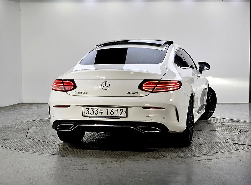 벤츠 C 클래스 C220 d 4MATIC 쿠페 사진 3