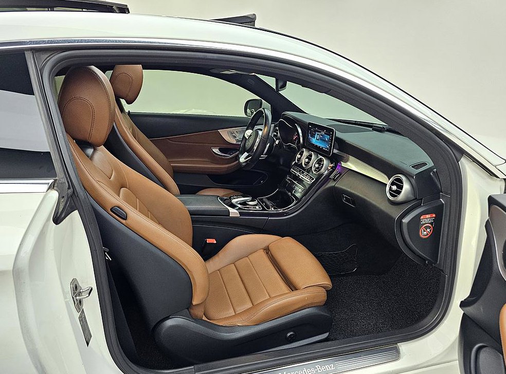 벤츠 C 클래스 C220 d 4MATIC 쿠페 사진 5