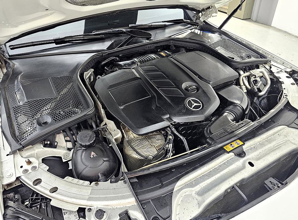 벤츠 C 클래스 C220 d 4MATIC 쿠페 사진 6