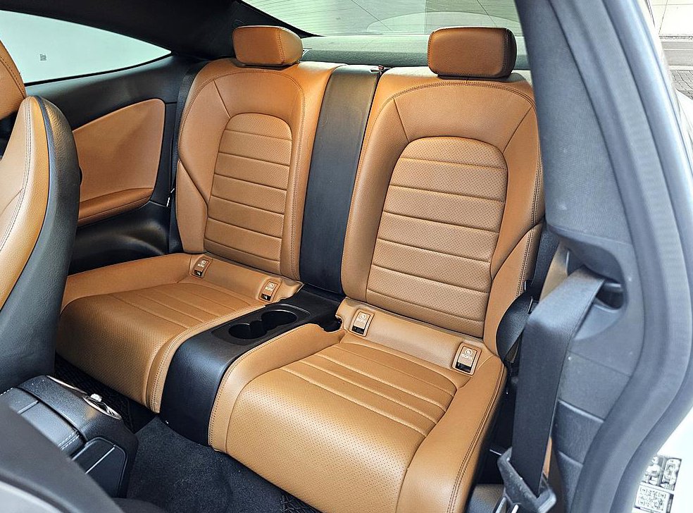 벤츠 C 클래스 C220 d 4MATIC 쿠페 사진 9