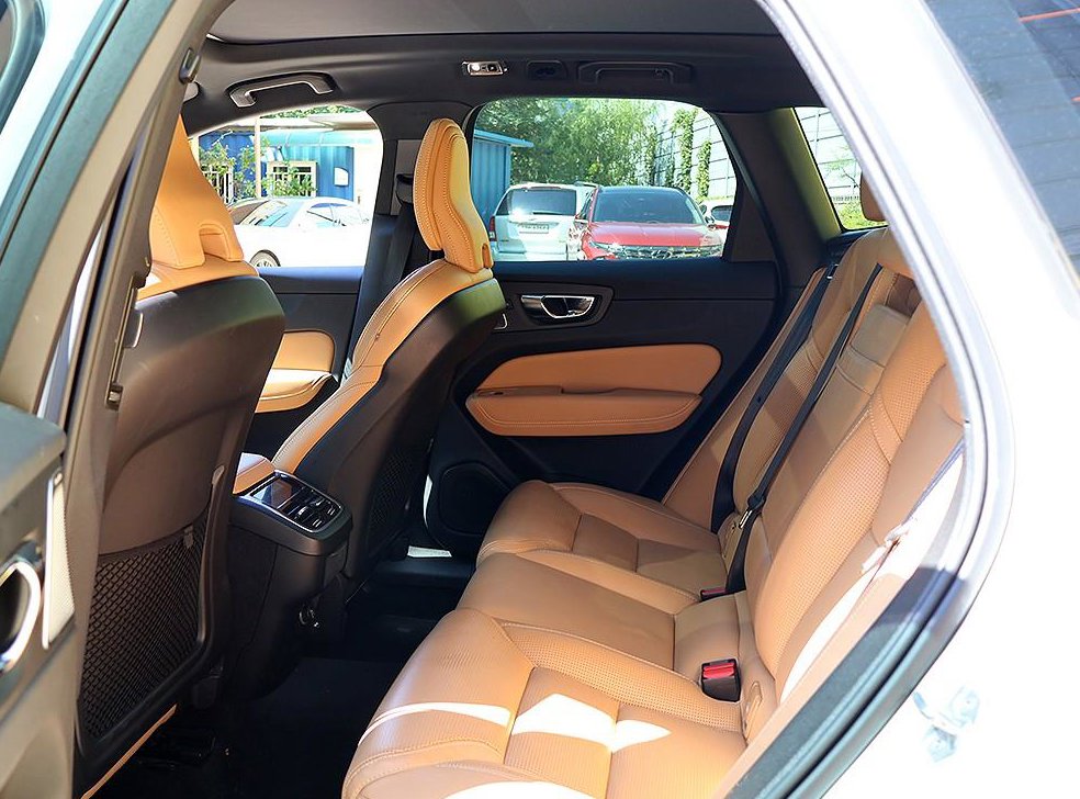 볼보 XC60 D5 AWD 인스크립션 사진 12