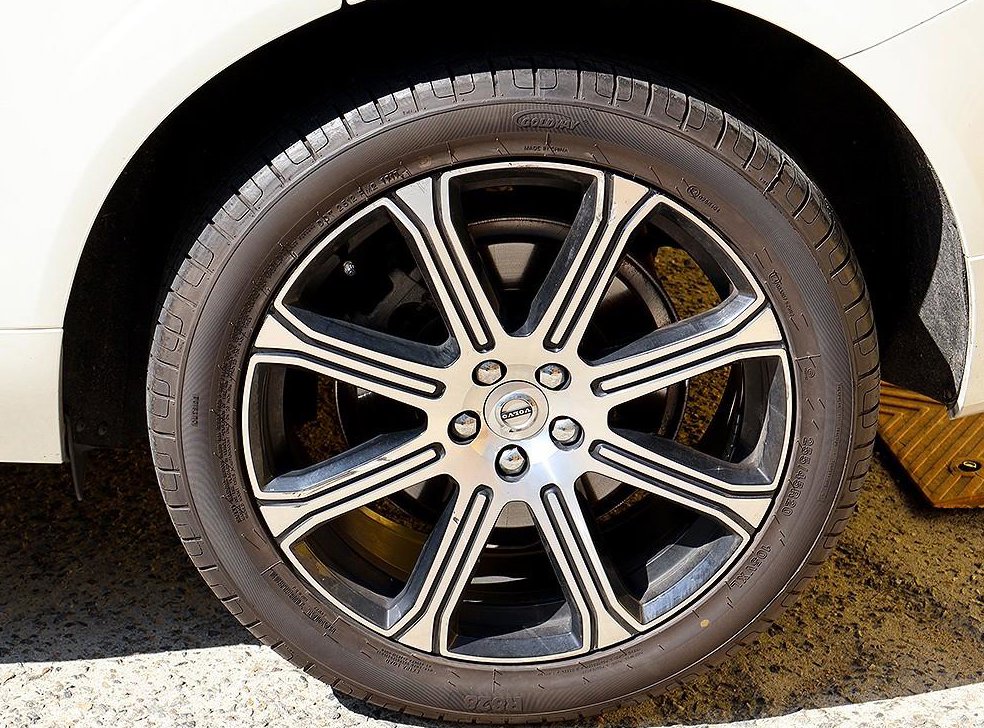 볼보 XC60 D5 AWD 인스크립션 사진 18