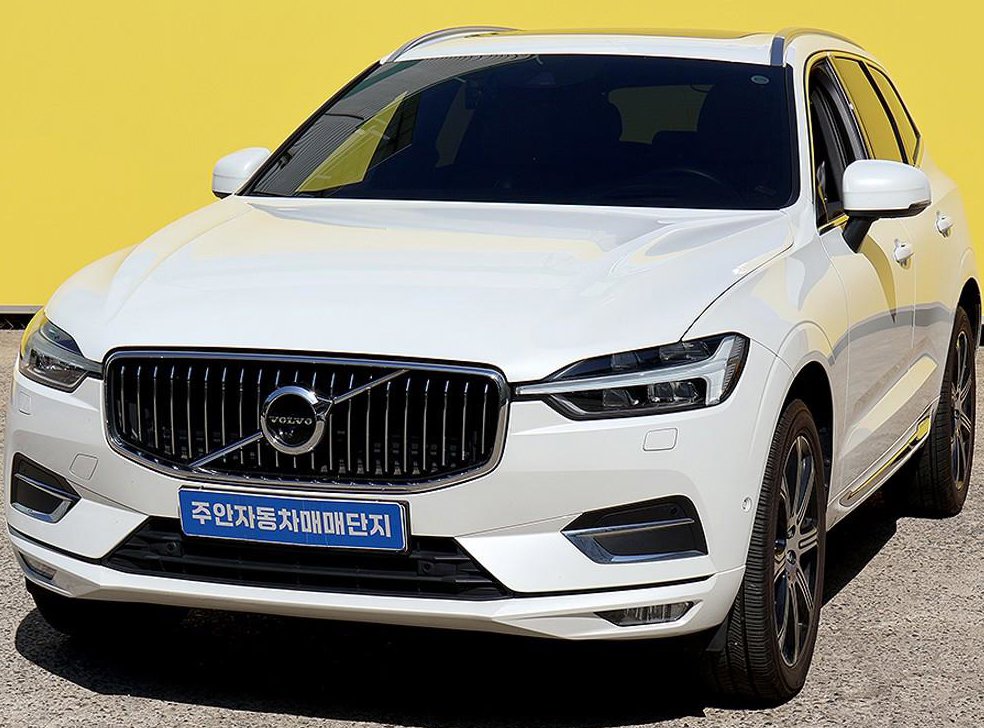 볼보 XC60 D5 AWD 인스크립션 사진 2