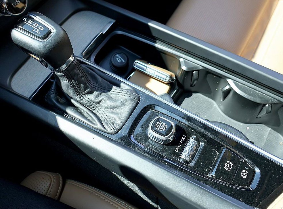 볼보 XC60 D5 AWD 인스크립션 사진 7
