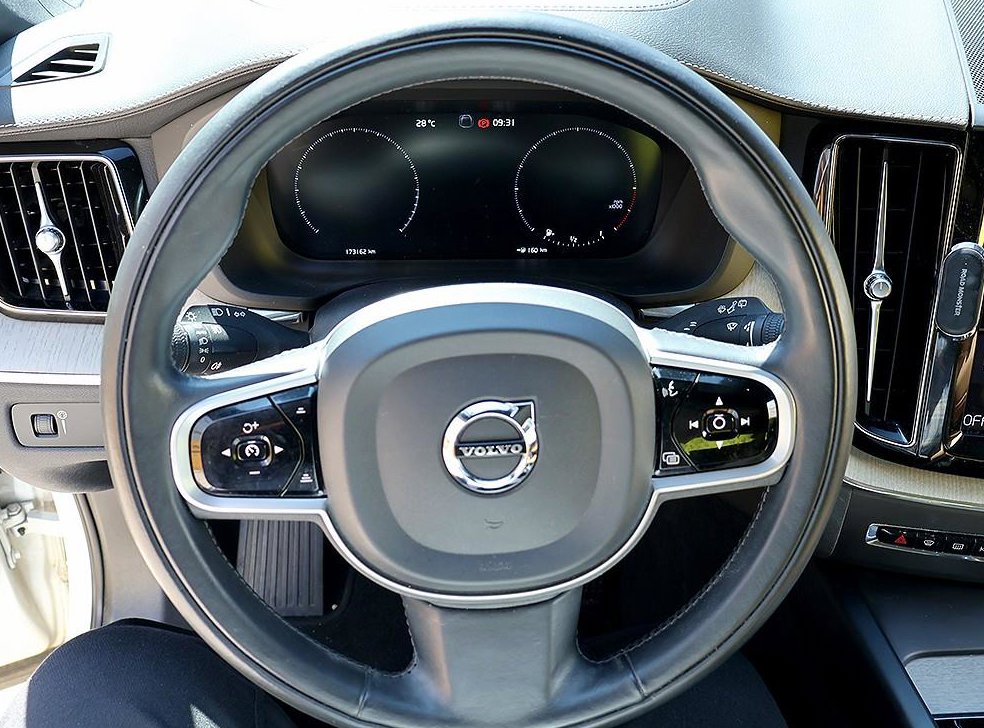 볼보 XC60 D5 AWD 인스크립션 사진 8
