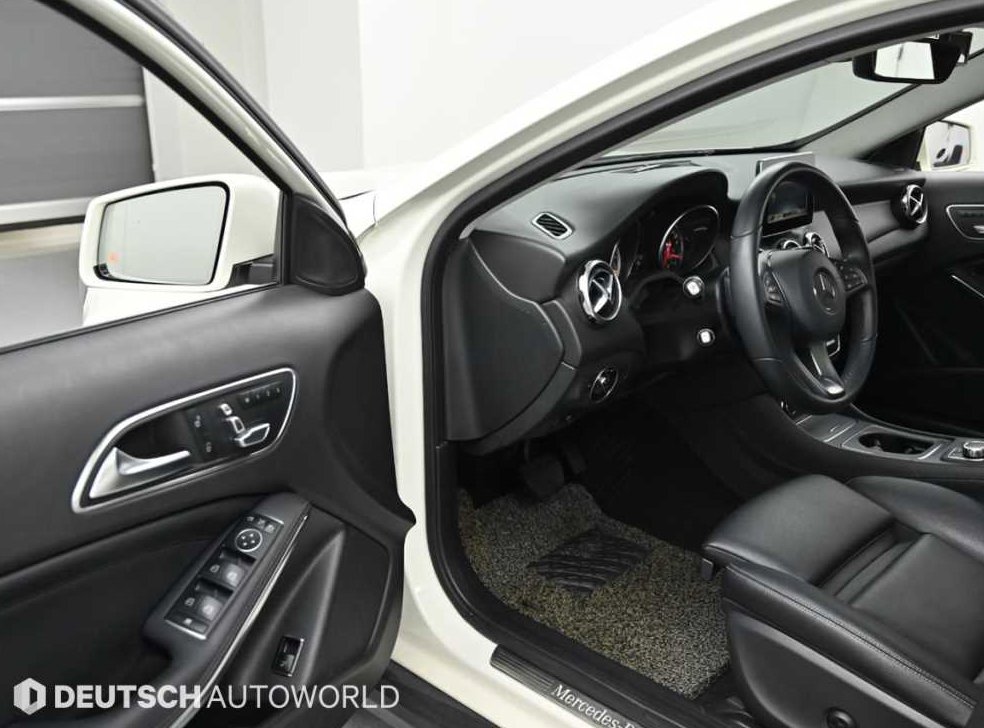 벤츠 GLA 클래스 GLA220 사진 11
