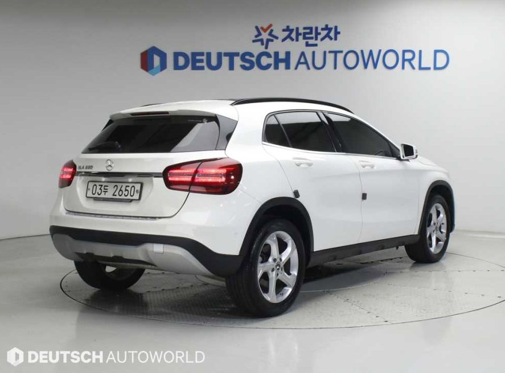 벤츠 GLA 클래스 GLA220 사진 2
